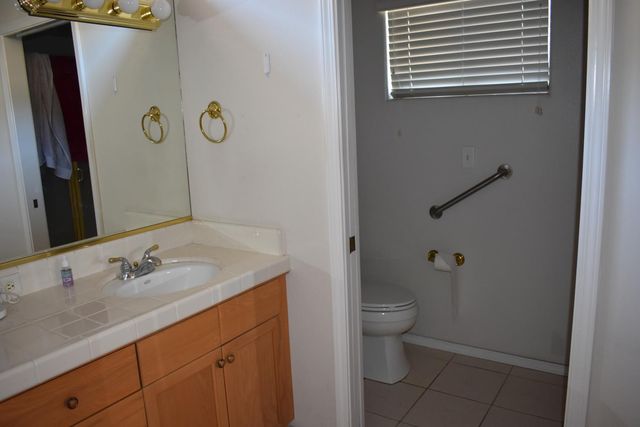 829 E Green Acres Drive, Fresno, CA 93720