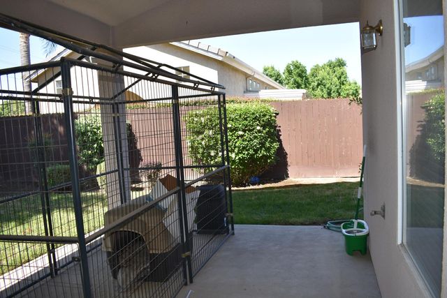 829 E Green Acres Drive, Fresno, CA 93720
