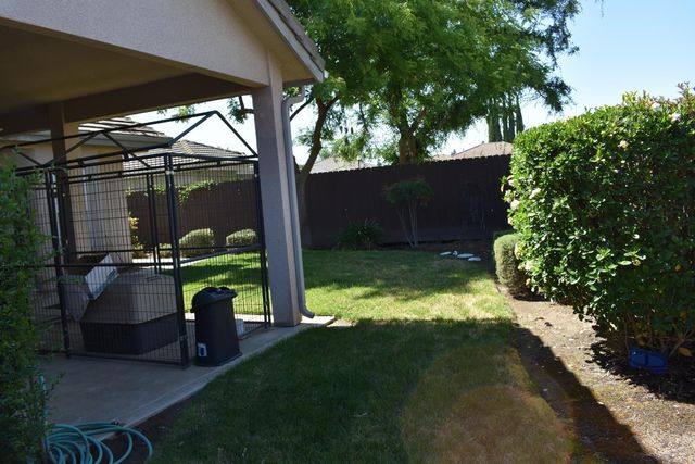 829 E Green Acres Drive, Fresno, CA 93720