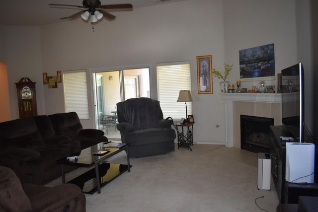 829 E Green Acres Drive, Fresno, CA 93720