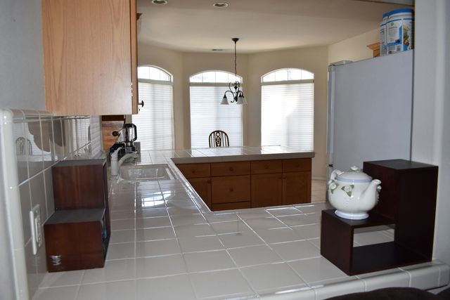 829 E Green Acres Drive, Fresno, CA 93720