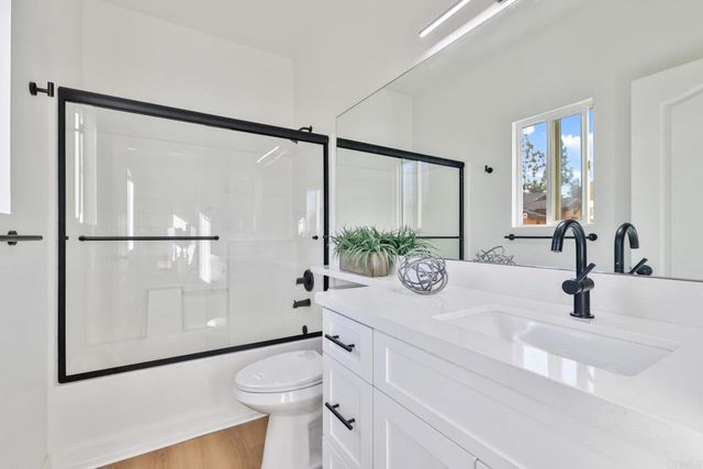 511 N Lark Ellen Avenue F, Covina, CA 91722