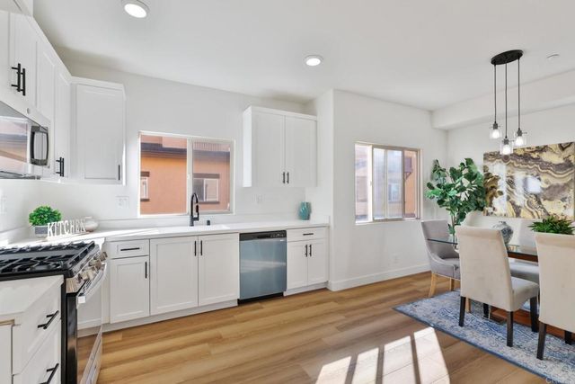 511 N Lark Ellen Avenue F, Covina, CA 91722