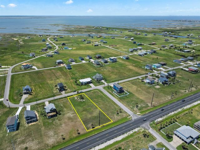 18815 Shaman Drive, Galveston, TX 77554