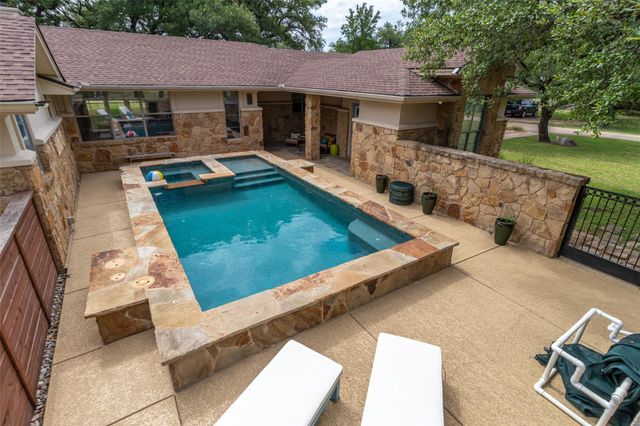 515 East TRL, Spicewood, TX 78669
