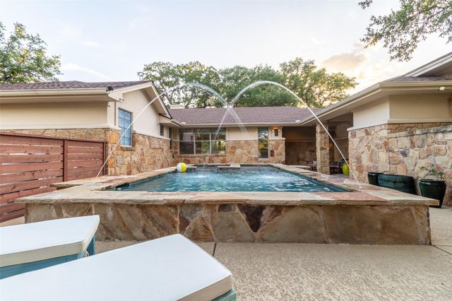 515 East TRL, Spicewood, TX 78669