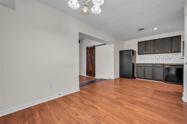 201-A W Mink Street, Willis, TX 77378