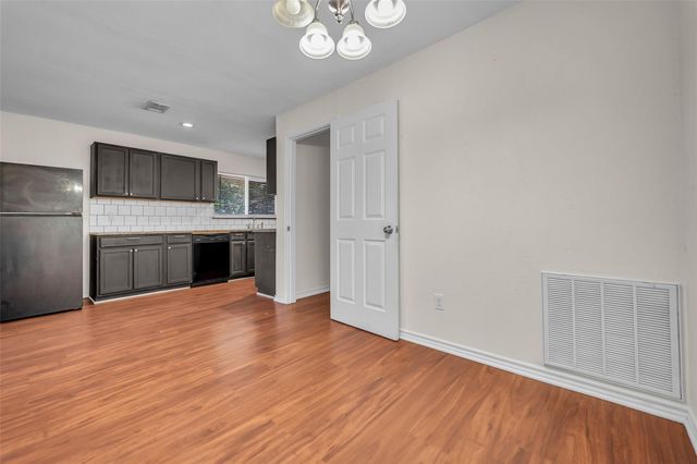 201-A W Mink Street, Willis, TX 77378