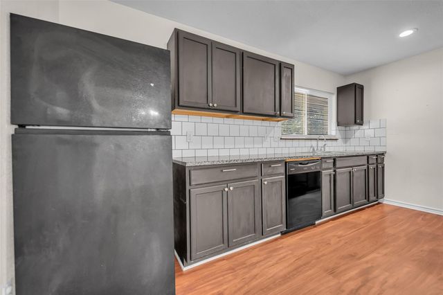 201-A W Mink Street, Willis, TX 77378