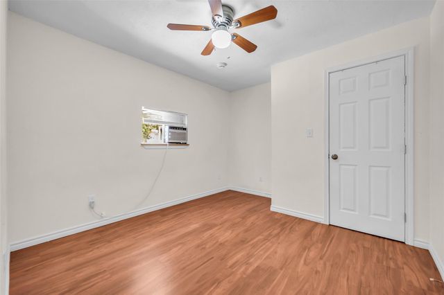 201-A W Mink Street, Willis, TX 77378