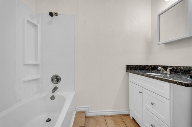 201-A W Mink Street, Willis, TX 77378