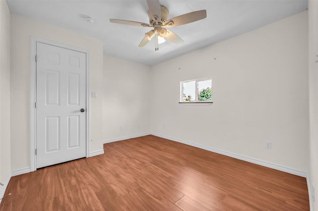 201-A W Mink Street, Willis, TX 77378