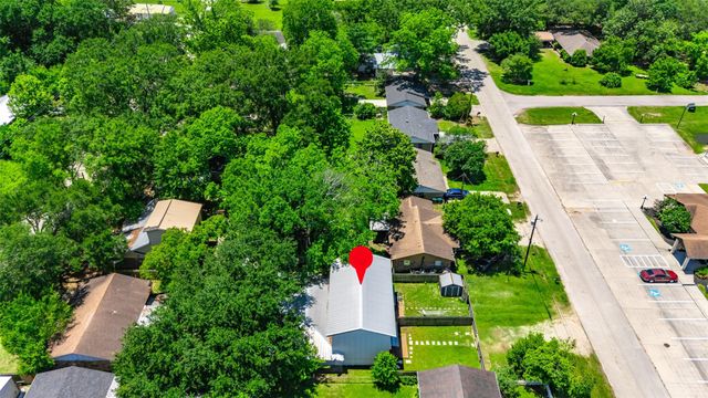 201-A W Mink Street, Willis, TX 77378