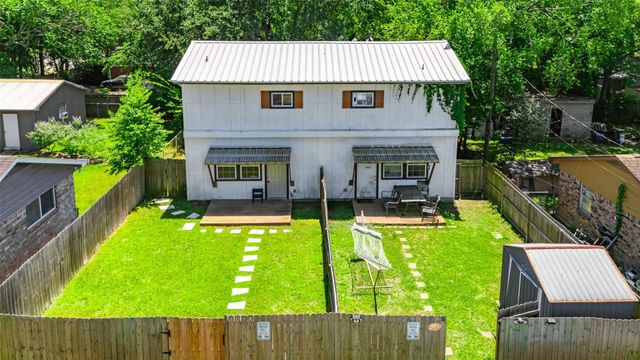 201-A W Mink Street, Willis, TX 77378