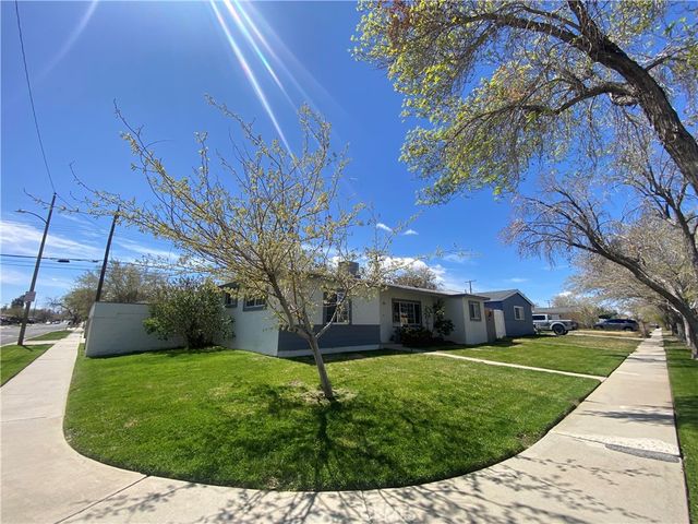 646 E Nugent, Lancaster, CA 93535