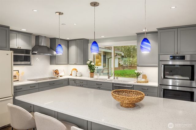 16225 NE 112th Court, Redmond, WA 98052