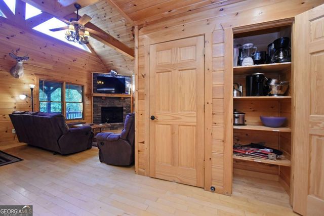 93 Deer Hunter Trail 1A, Blue Ridge, GA 30513