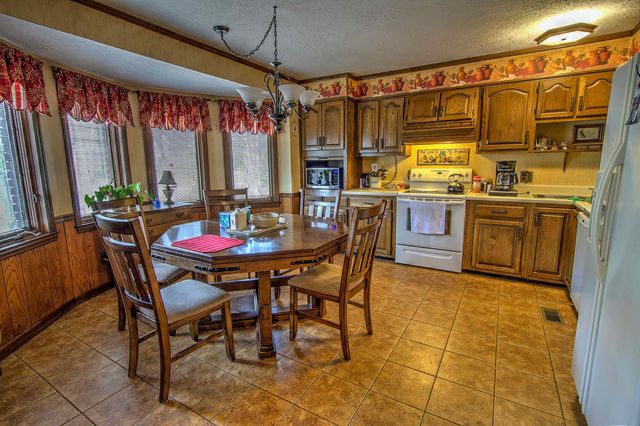 702 Lake Hills Drive, Trenton, GA 30752