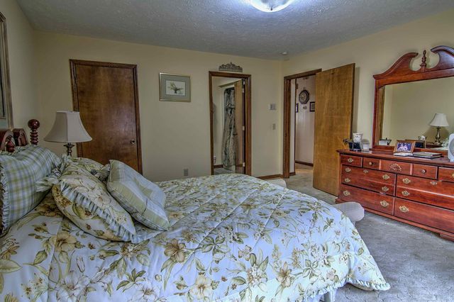 702 Lake Hills Drive, Trenton, GA 30752