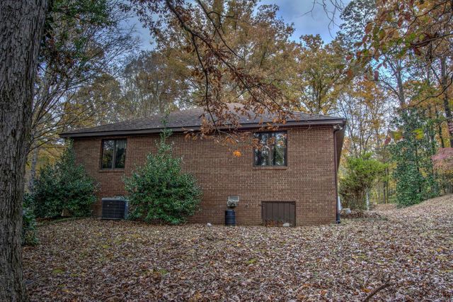 702 Lake Hills Drive, Trenton, GA 30752