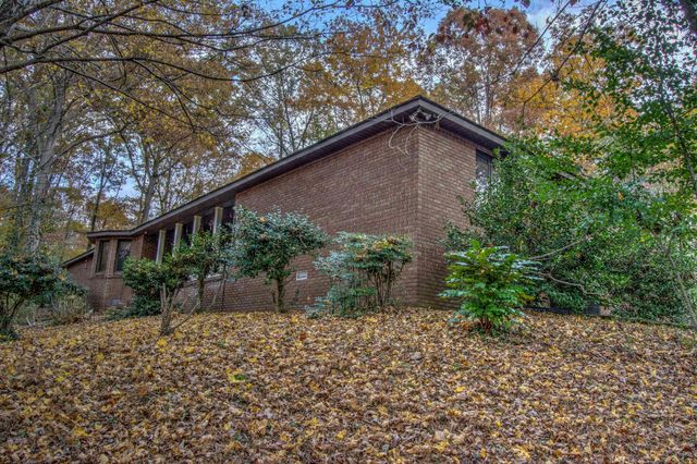 702 Lake Hills Drive, Trenton, GA 30752