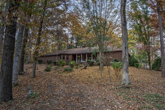 702 Lake Hills Drive, Trenton, GA 30752