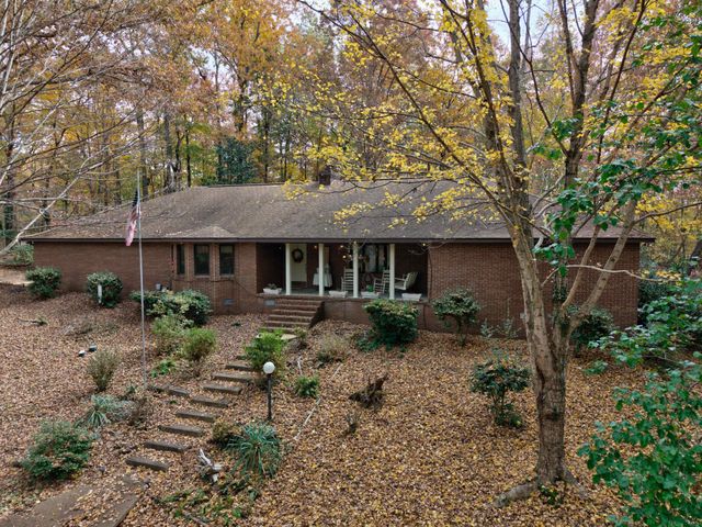 702 Lake Hills Drive, Trenton, GA 30752