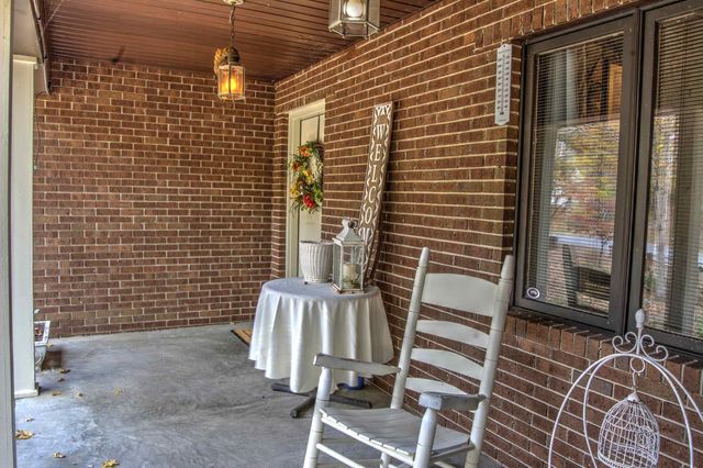 702 Lake Hills Drive, Trenton, GA 30752