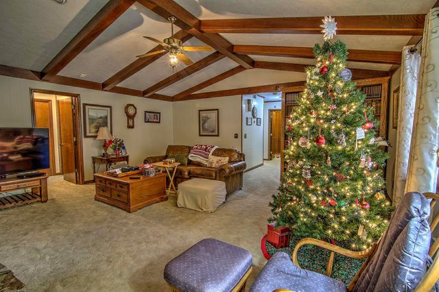 702 Lake Hills Drive, Trenton, GA 30752