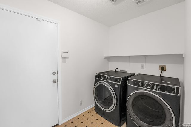 9227 Limestone Hill, San Antonio, TX 78254