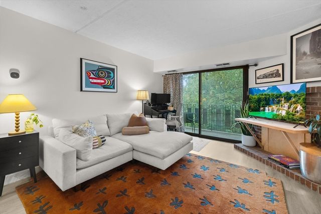 390 Broadway 54, Somerville, MA 02145