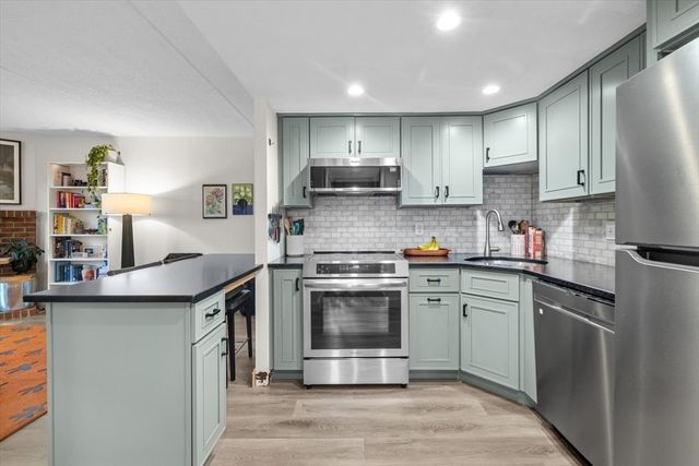 390 Broadway 54, Somerville, MA 02145