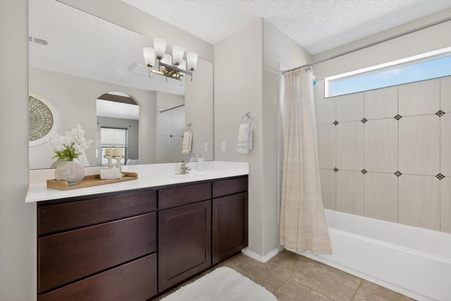 3365 Llano Vista Loop NE, Rio Rancho, NM 87124