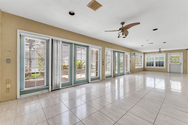 6083 SUNBERRY Circle, Boynton Beach, FL 33437