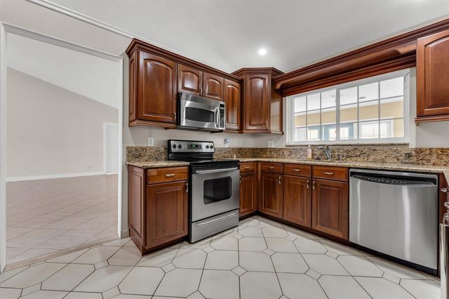 6083 SUNBERRY Circle, Boynton Beach, FL 33437