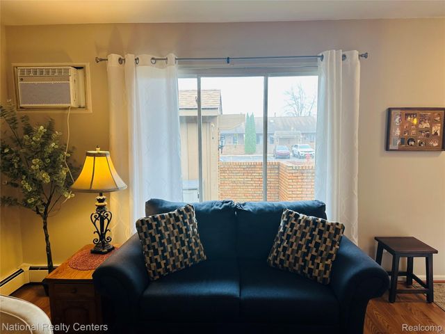 25447 Concord Lane 3, South Lyon, MI 48178