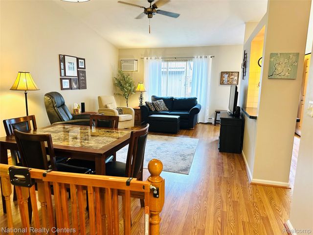 25447 Concord Lane 3, South Lyon, MI 48178