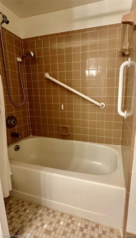 25447 Concord Lane 3, South Lyon, MI 48178