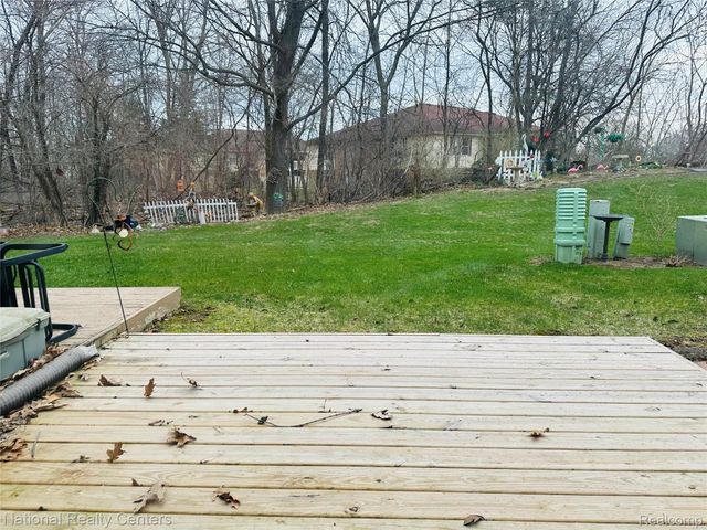 25447 Concord Lane 3, South Lyon, MI 48178