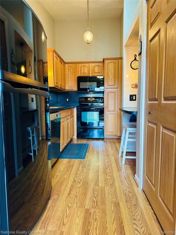 25447 Concord Lane 3, South Lyon, MI 48178