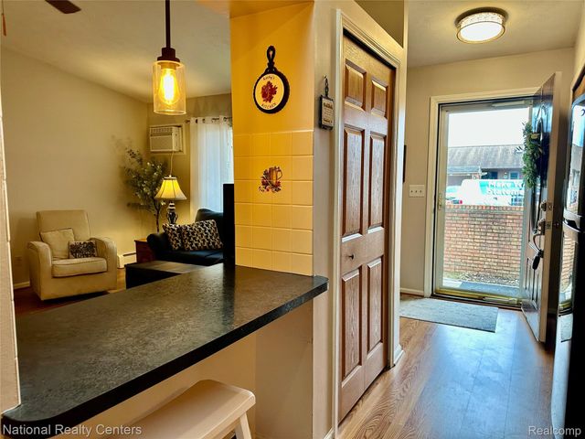 25447 Concord Lane 3, South Lyon, MI 48178