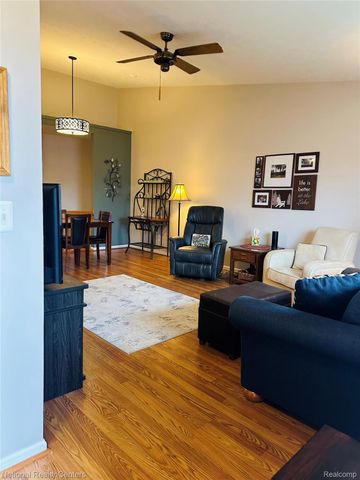 25447 Concord Lane 3, South Lyon, MI 48178