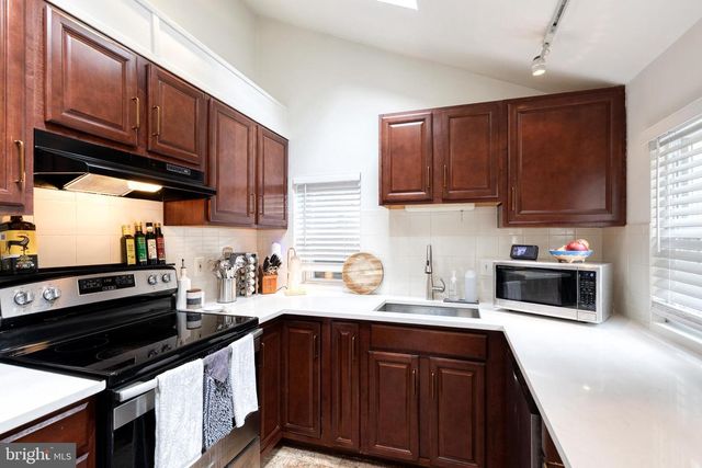 409 S WOLFE ST, Baltimore, MD 21231