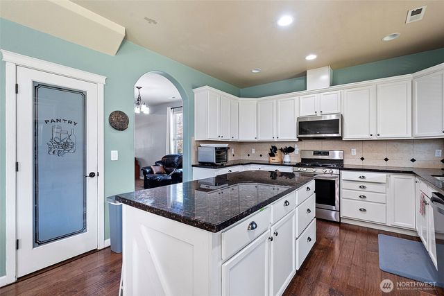 15369 Callie Avenue SE, Yelm, WA 98597