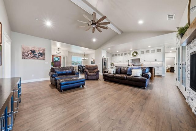 6685 Scenic Oak Court, Anderson, CA 96007