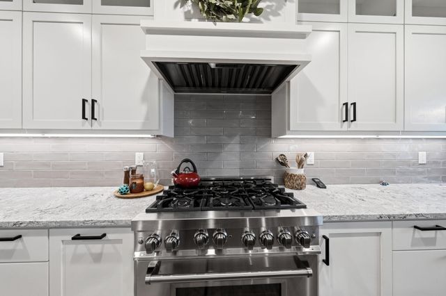 6685 Scenic Oak Court, Anderson, CA 96007