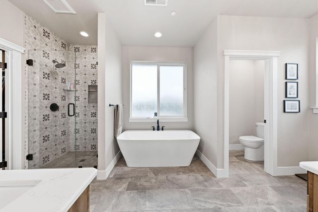 6685 Scenic Oak Court, Anderson, CA 96007