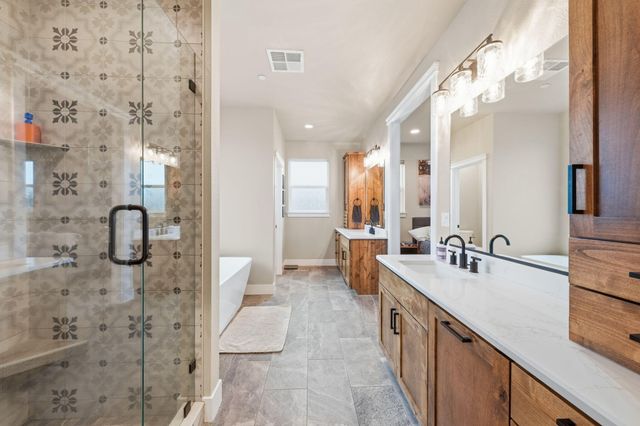 6685 Scenic Oak Court, Anderson, CA 96007