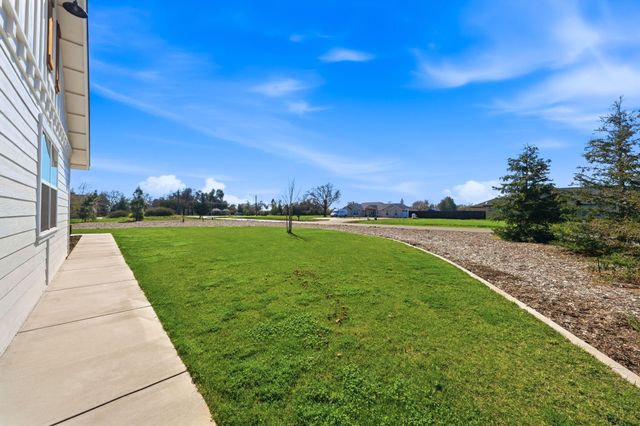 6685 Scenic Oak Court, Anderson, CA 96007