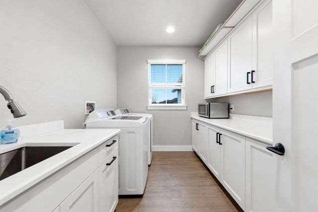 6685 Scenic Oak Court, Anderson, CA 96007